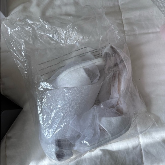 Elegant White High Heel Sandals - Picture 4 of 5